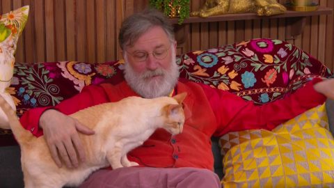 The Circle 2019: Tim Wilson with his cat Bey